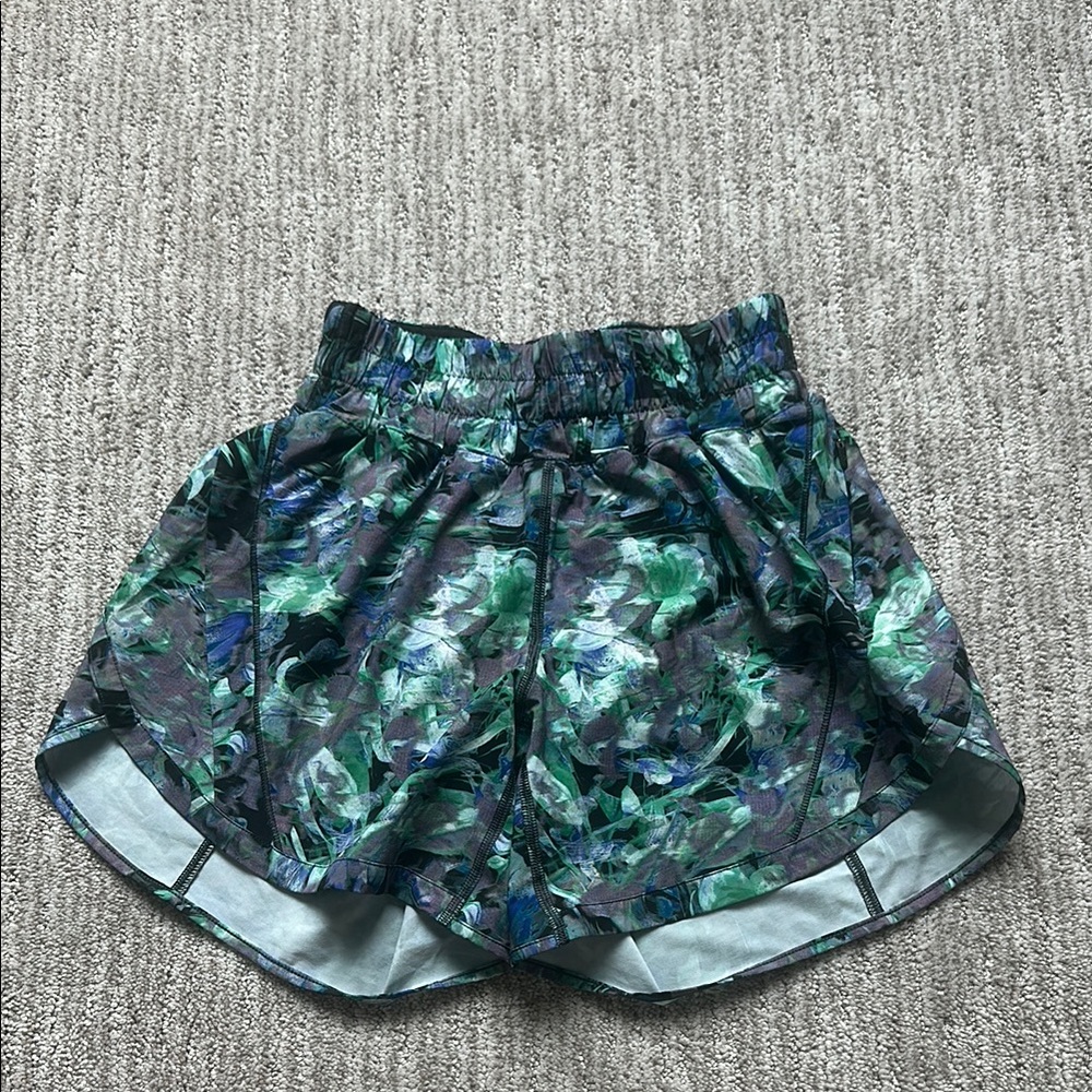 Lululemon Track That Mid-Rise Short 5" Rapid Flourish